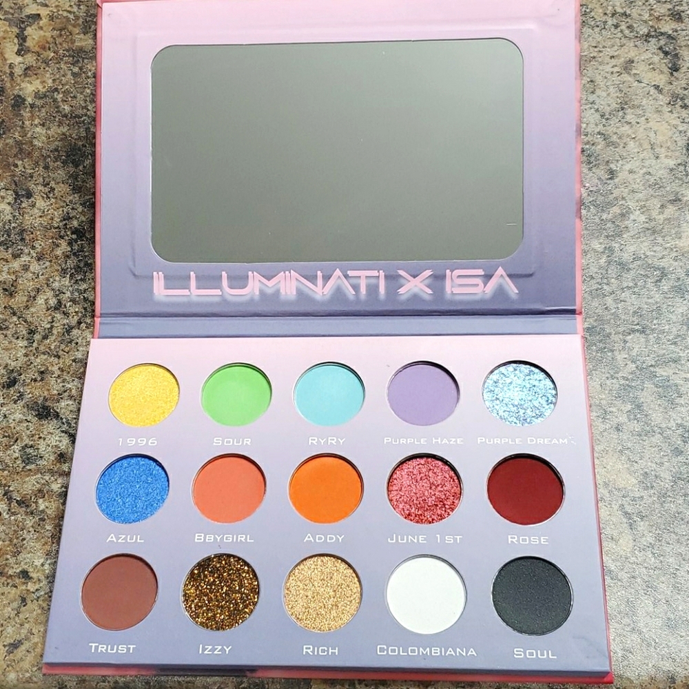 NWT - Glam Pallet by Isabel Beddya
